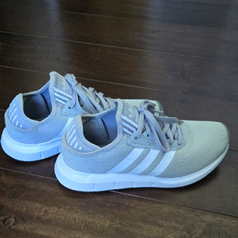 Adidas Light Gray Running Shoes Womens Soze 7.5